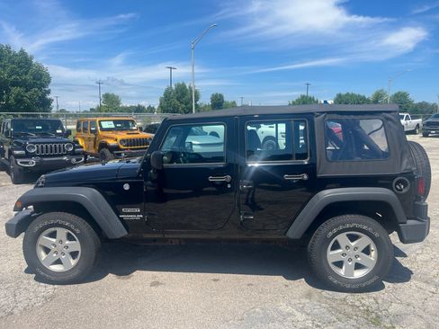 Used 2017 Jeep Wrangler Unlimited Sport AWD/4WD image 9