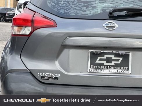 Used 2018 Nissan Kicks S w/ Interior Electronics Package FWD image 6