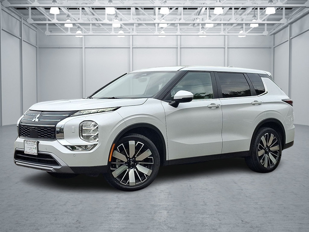 Used 2025 Mitsubishi Outlander SE AWD/4WD image 1