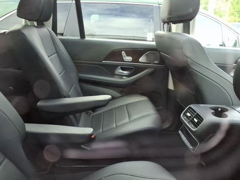 Used 2023 Mercedes-Benz GLS 450 4MATIC image 8