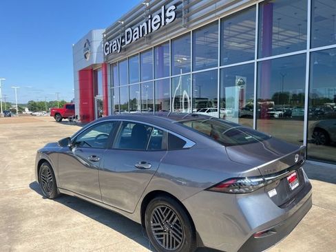 New 2026 Nissan Sentra SV w/ SV Convenience Package FWD image 2
