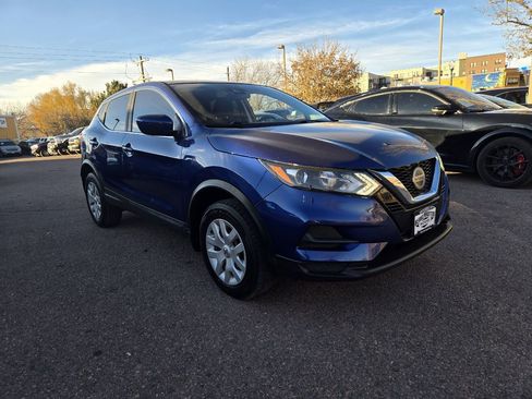 Used 2020 Nissan Rogue Sport S image 1