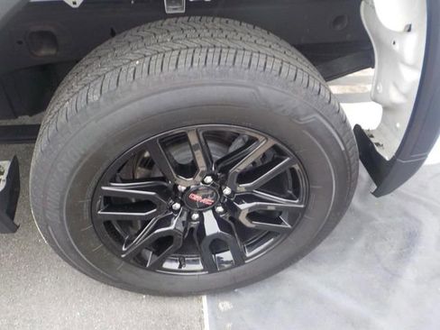 Used 2022 GMC Sierra 1500 Elevation image 2