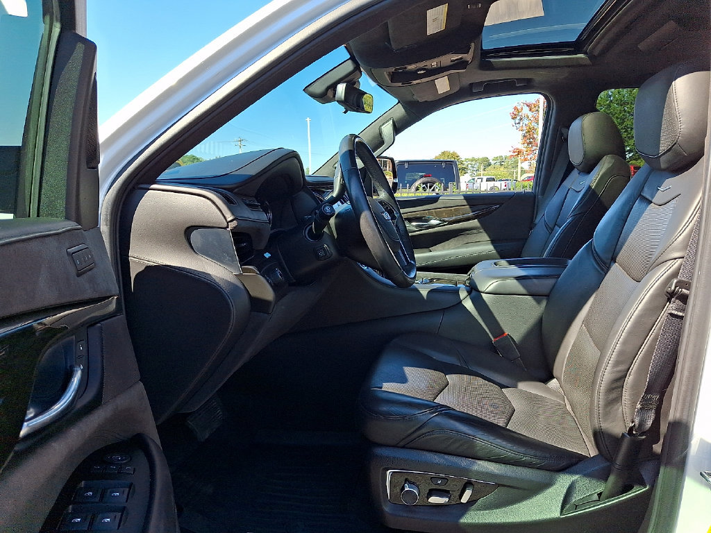 Used 2020 Cadillac Escalade Platinum RWD image 13