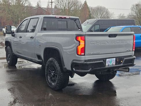 Used 2024 Chevrolet Silverado 2500 ZR2 image 5