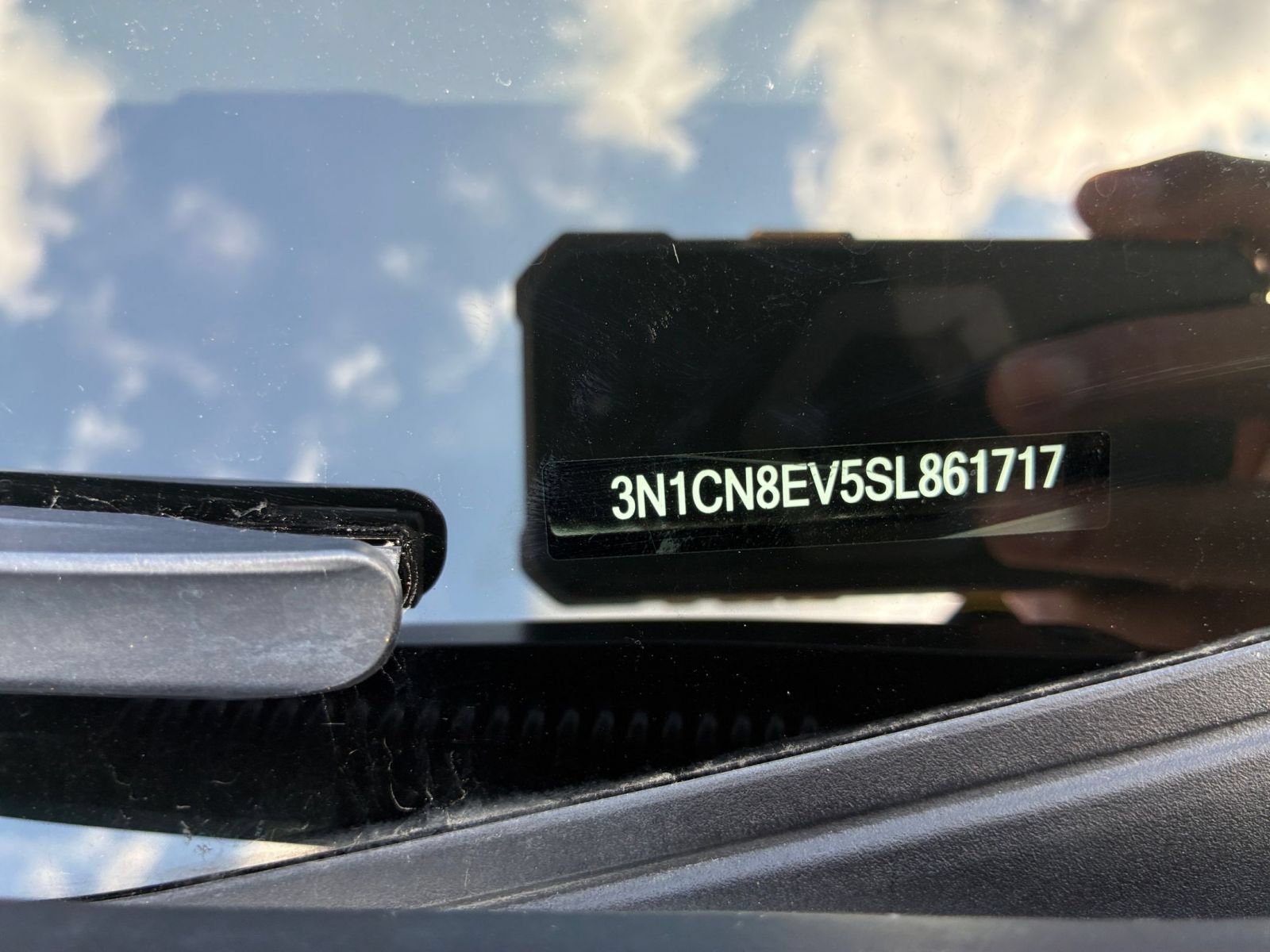 Used 2025 Nissan Versa SV FWD image 26