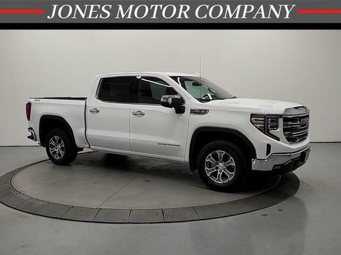 Used 2025 GMC Sierra 1500 SLT AWD/4WD image 1
