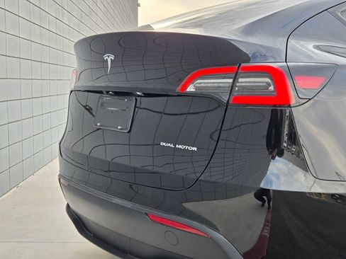 Used 2023 Tesla Model Y Long Range AWD/4WD image 8