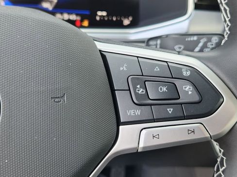 New 2025 Volkswagen Taos SE image 12