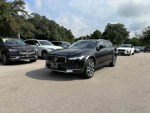 New 2025 Volvo V90 B6 Cross Country Plus w/ Protection Package Premier image 2