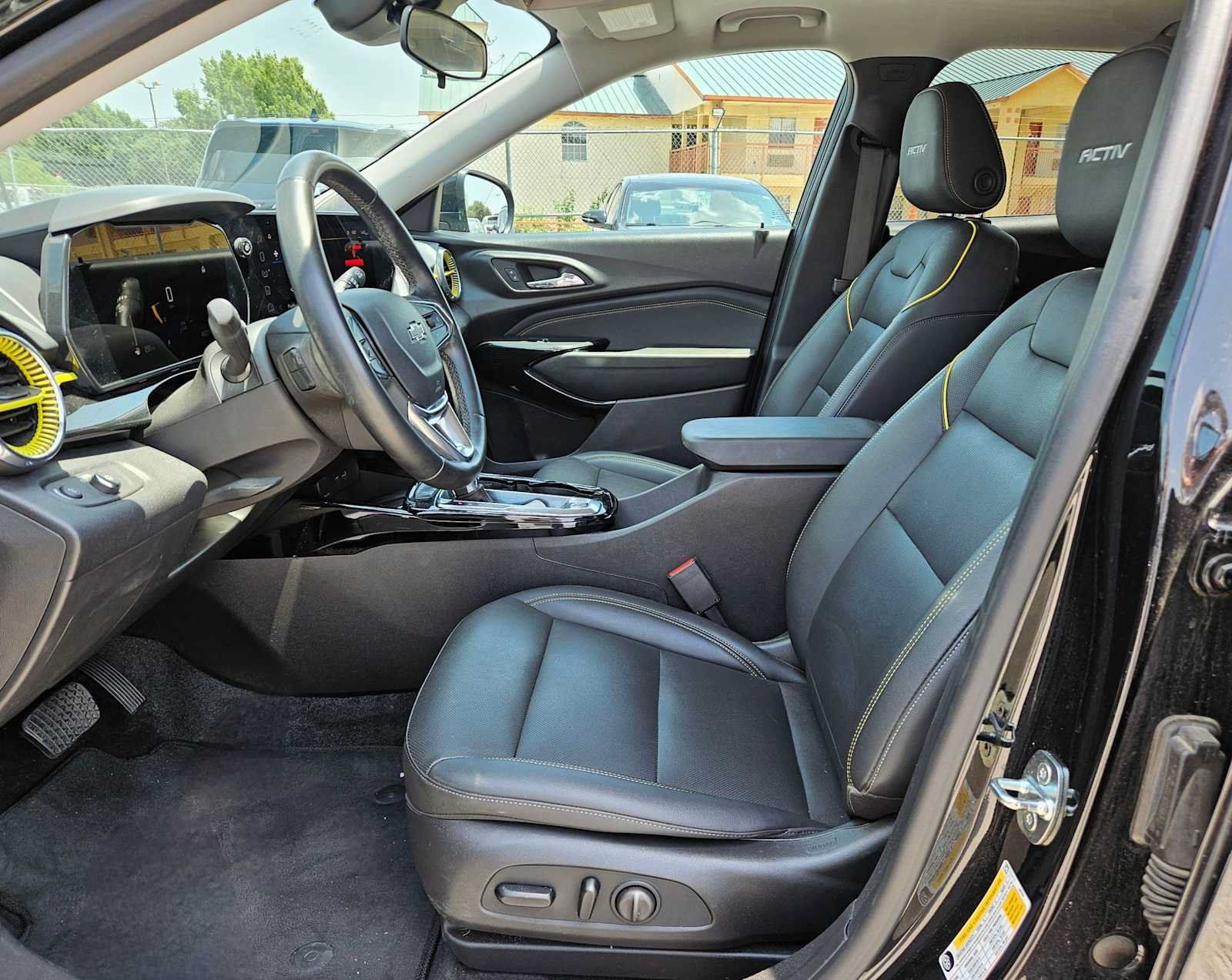 Used 2024 Chevrolet Trax ACTIV w/ Sunroof Package FWD image 14