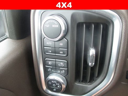 Used 2022 GMC Sierra 3500 Denali w/ Denali Ultimate Package AWD/4WD image 30
