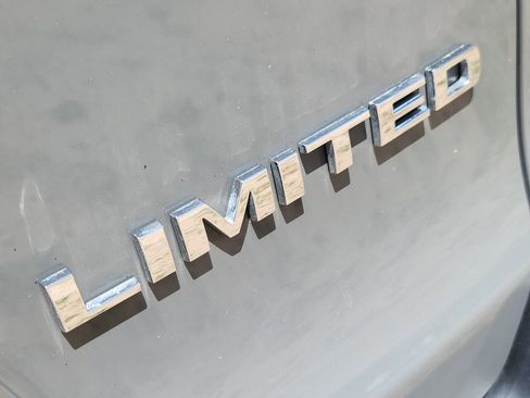 Used 2022 Jeep Cherokee Limited w/ Elite Package AWD/4WD image 13