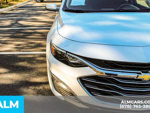 Used 2024 Chevrolet Malibu LT FWD image 12