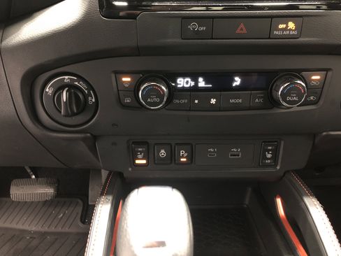 Used 2024 Nissan Frontier PRO-4X w/ Pro Convenience Package image 19