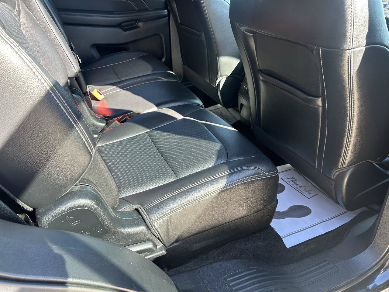 Used 2018 Ford Explorer Limited AWD/4WD image 11