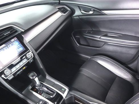 Used 2018 Honda Civic Touring image 33