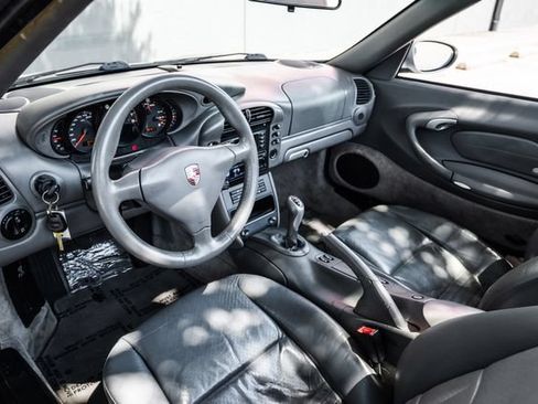 Used 2003 Porsche 911 Carrera RWD image 2