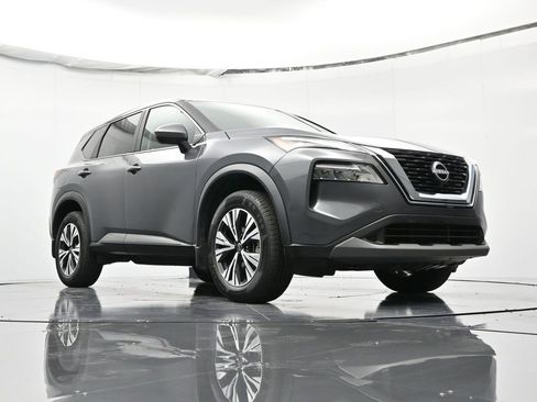 Used 2023 Nissan Rogue SV image 35