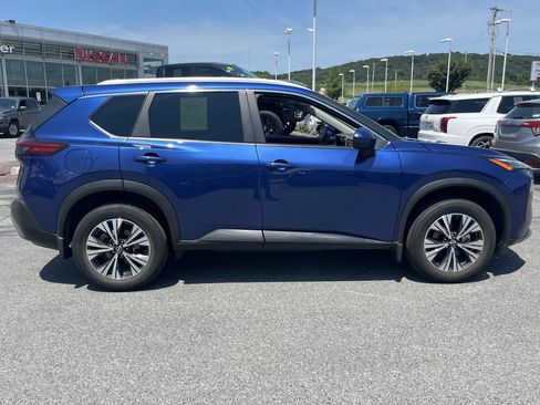 Used 2023 Nissan Rogue SV w/ SV Premium B Package AWD/4WD image 2
