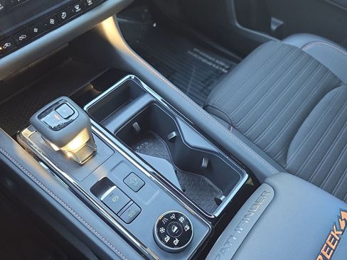 Used 2025 Nissan Pathfinder Rock Creek image 25