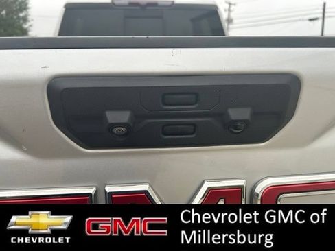 Used 2023 GMC Sierra 2500 SLT w/ SLT Convenience Package AWD/4WD image 7