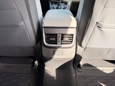 Used 2025 Subaru Legacy Premium AWD/4WD image 25
