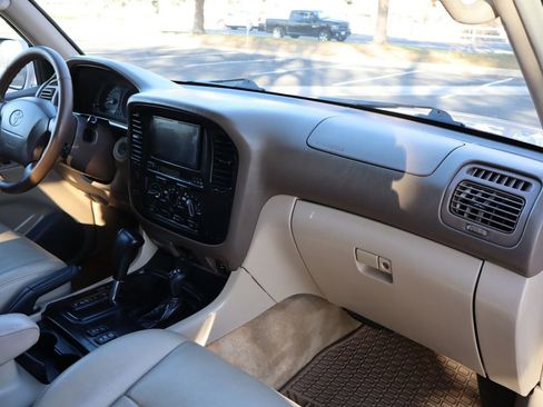 Used 1999 Toyota Land Cruiser image 18