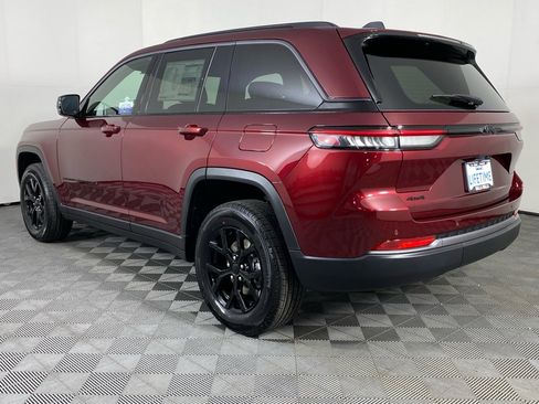 New 2026 Jeep Grand Cherokee Altitude image 6