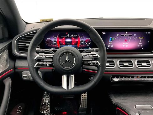 Used 2026 Mercedes-Benz GLS 450 4MATIC image 4
