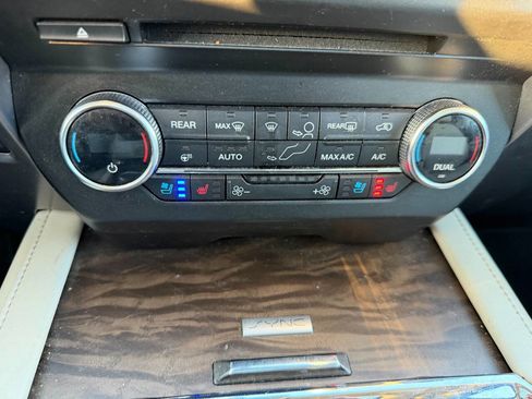 Used 2018 Ford Expedition Platinum image 69