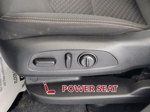 Used 2020 GMC Terrain SLE w/ Driver Convenience Package FWD image 15