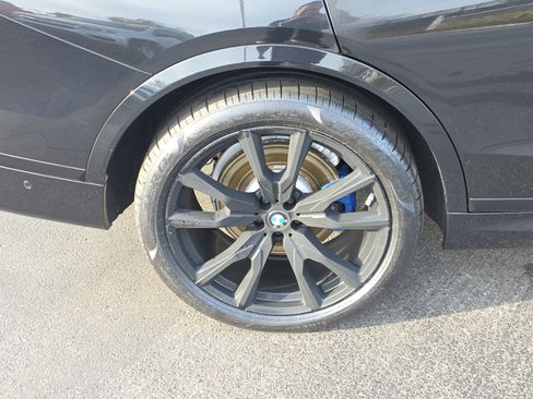 Used 2022 BMW X7 xDrive40i w/ M Sport Package image 7
