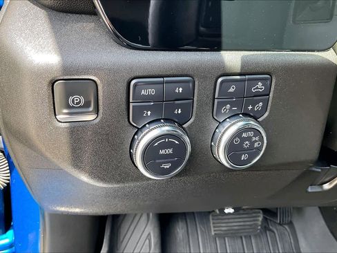 Used 2024 GMC Sierra 1500 Elevation w/ Elevation Premium Package AWD/4WD image 15