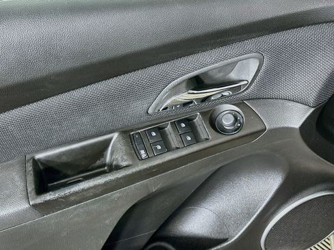 Used 2011 Chevrolet Cruze LT FWD image 15