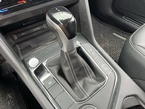 Certified 2024 Volkswagen Tiguan SE R-Line image 25