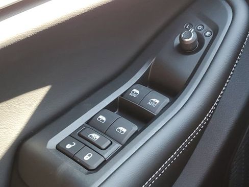 New 2025 Jeep Grand Cherokee Limited w/ Luxury Tech Group II image 15