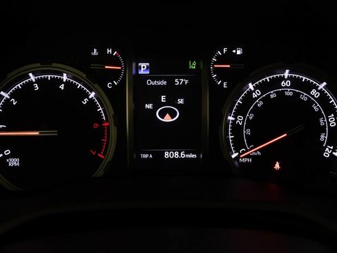 Used 2021 Toyota 4Runner TRD Off-Road AWD/4WD image 27
