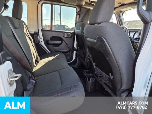 Used 2024 Jeep Wrangler Unlimited Rubicon image 13