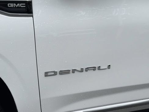 Used 2023 GMC Yukon XL Denali RWD image 13