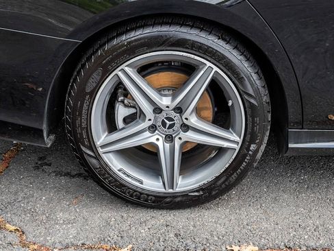Used 2017 Mercedes-Benz E 300 4MATIC image 6