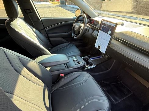 Used 2023 Ford Mustang Mach-E Premium image 10