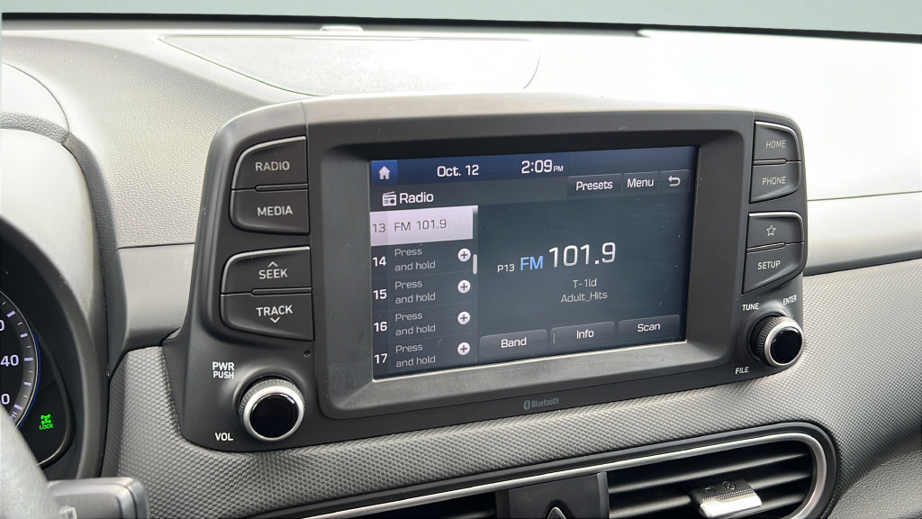 Used 2018 Hyundai Kona SE AWD/4WD image 19