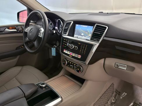 Used 2015 Mercedes-Benz ML 350 4MATIC w/ Premium 1 Package image 26
