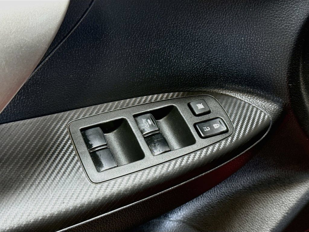 Used 2020 Mitsubishi Eclipse Cross ES FWD image 17