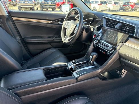 Used 2020 Honda Civic Touring image 21