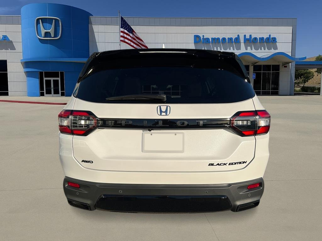 New 2026 Honda Pilot Black Edition image 4