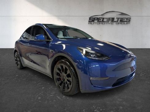 Used 2023 Tesla Model Y Long Range image 1