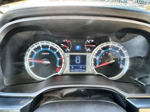 Used 2015 Toyota 4Runner SR5 image 11