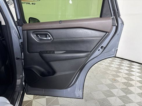 Used 2023 Nissan Rogue Platinum FWD image 28